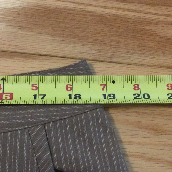 14 Izod tan striped activity Capri pants - Picture 10 of 16